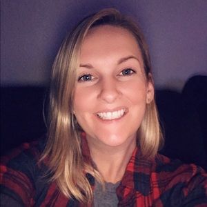 Meet your Posher, Angie